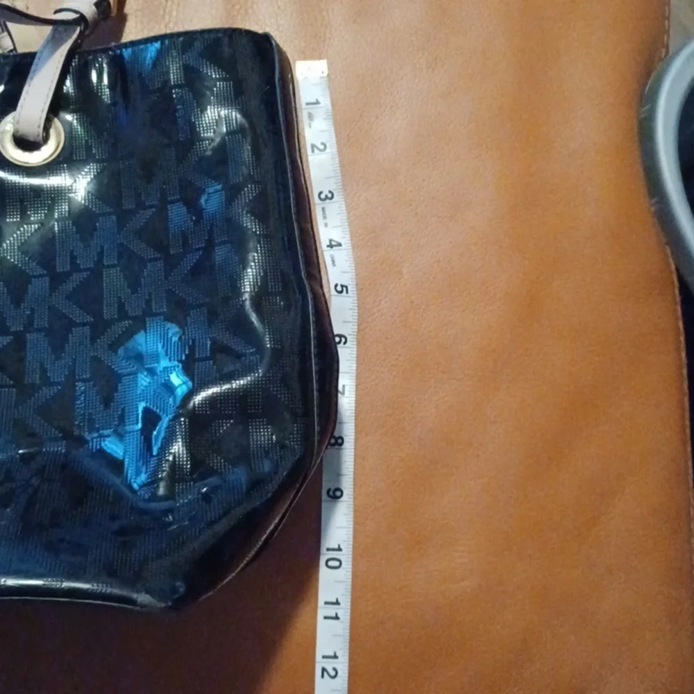 > Michael Kors Black and Cream Monogram Tote